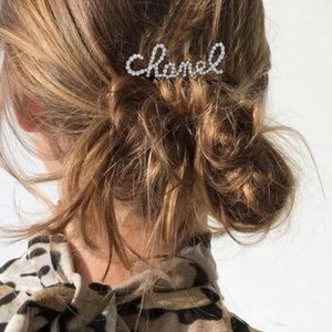 Chamel VIP Crystal RUNWAY Hair Clip 9 pieces (4 letter, 5 cc) and bracelet